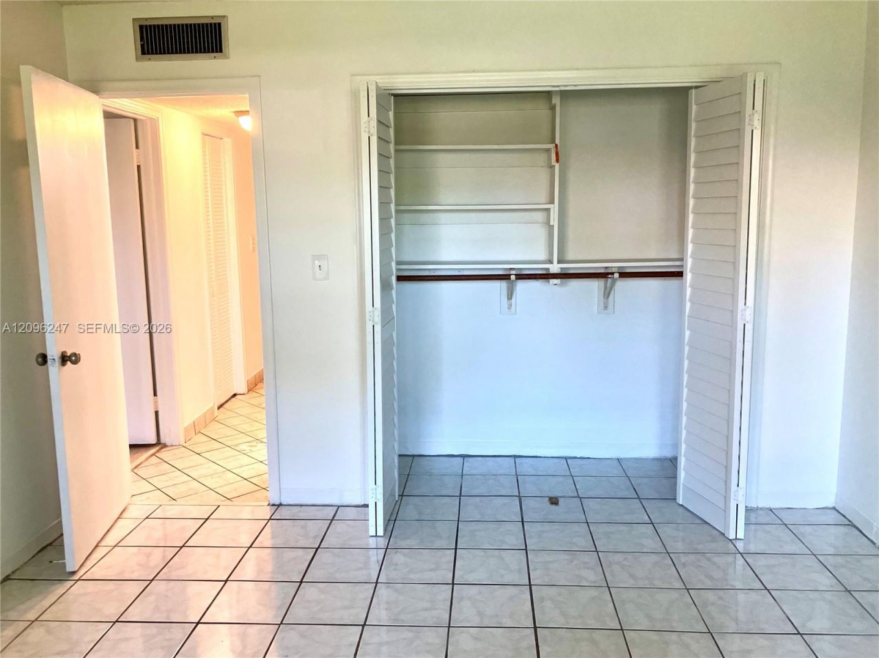20275 NE 2nd Ave , Unit 7, Miami, FL 33179 Photo