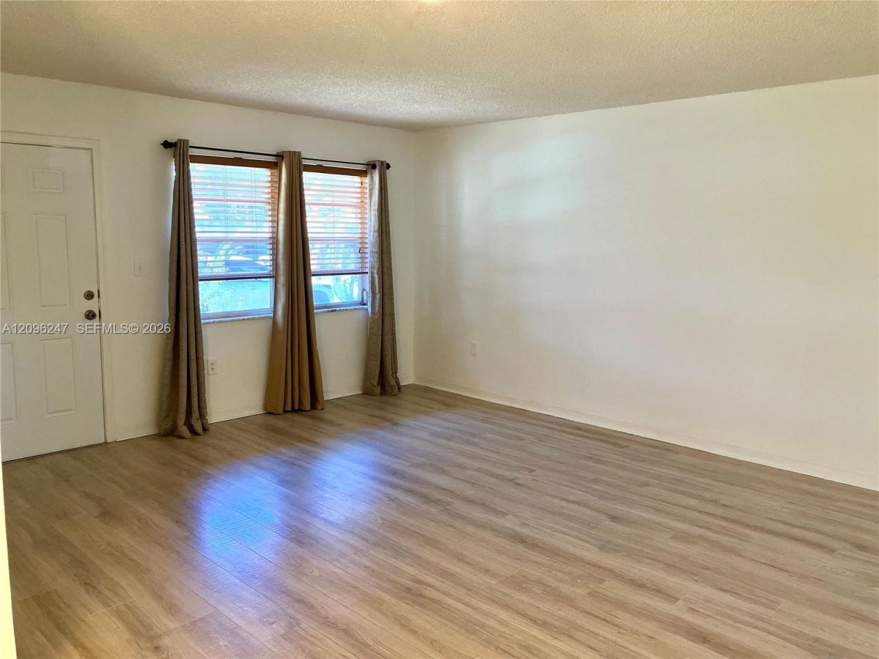 20275 NE 2nd Ave , Unit 7, Miami, FL 33179 Photo