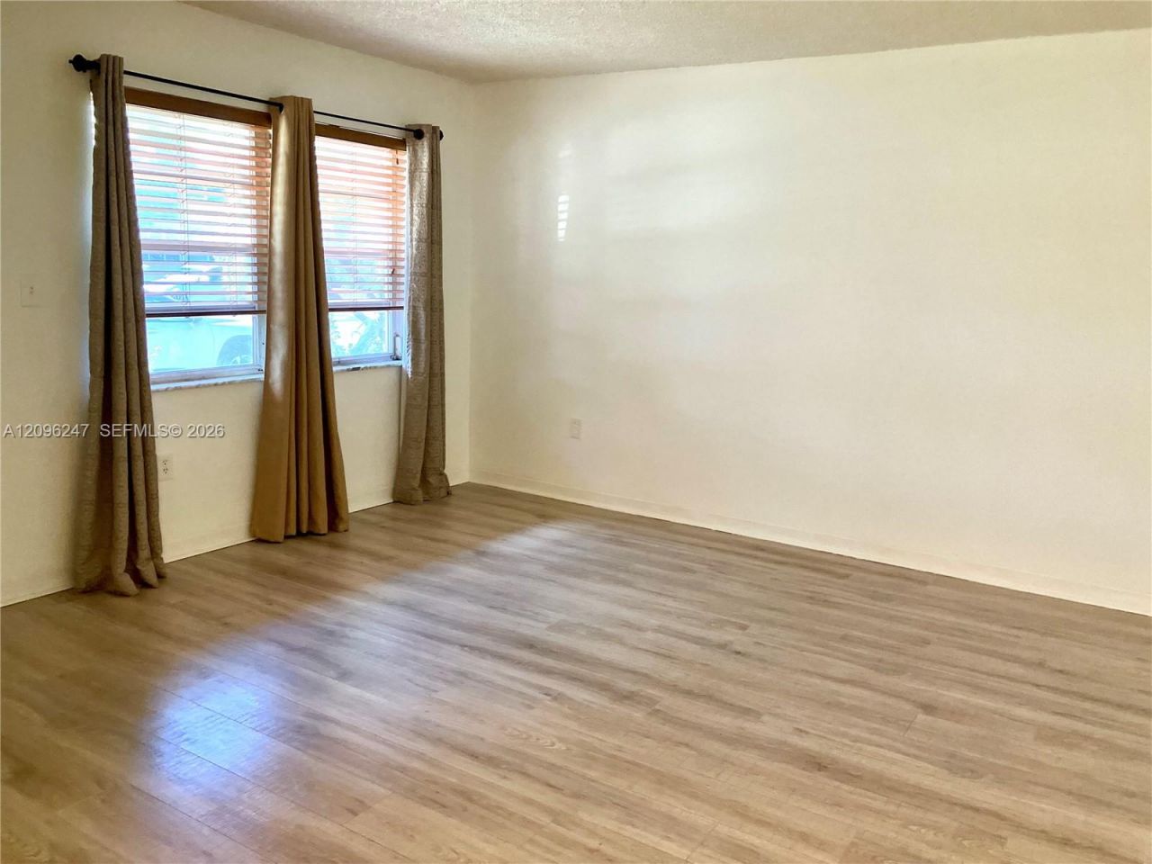 20275 NE 2nd Ave , Unit 7, Miami, FL 33179 Photo