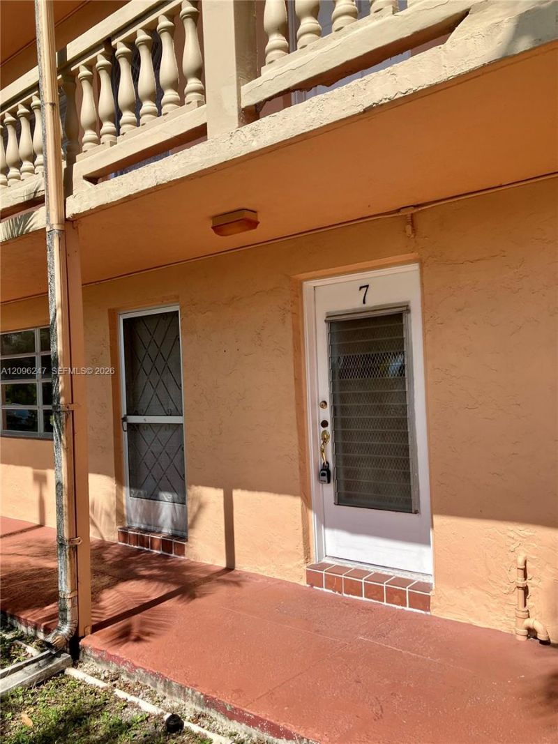 20275 NE 2nd Ave , Unit 7, Miami, FL 33179 Photo