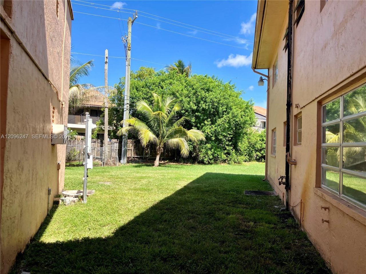 20275 NE 2nd Ave , Unit 7, Miami, FL 33179 Photo