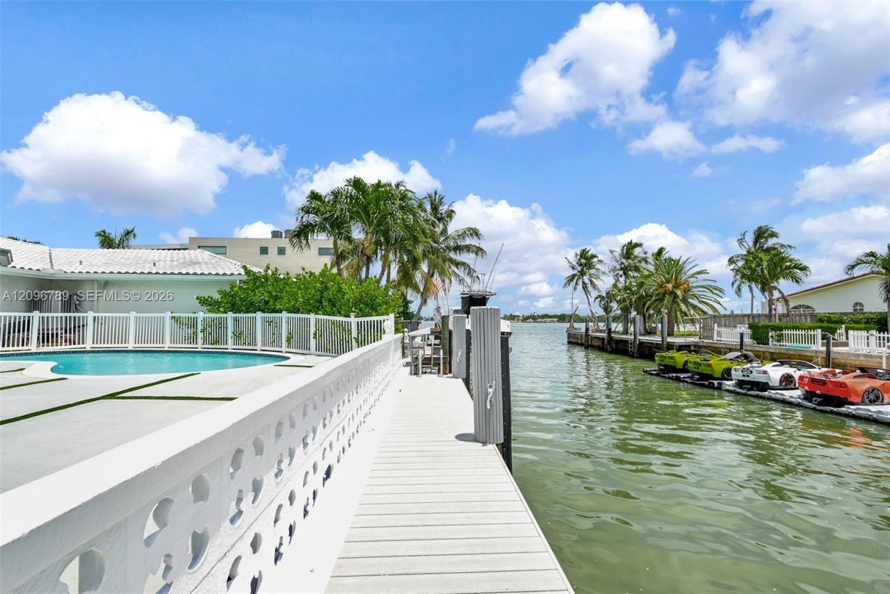 1250 NE 82nd St , Miami, FL 33138 Photo