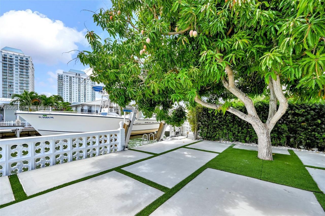 1250 NE 82nd St , Miami, FL 33138 Photo