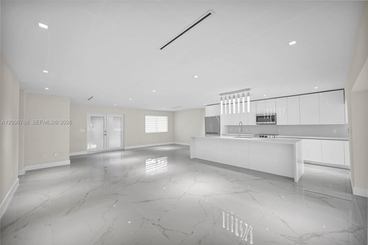 1250 NE 82nd St , Miami, FL 33138 Photo