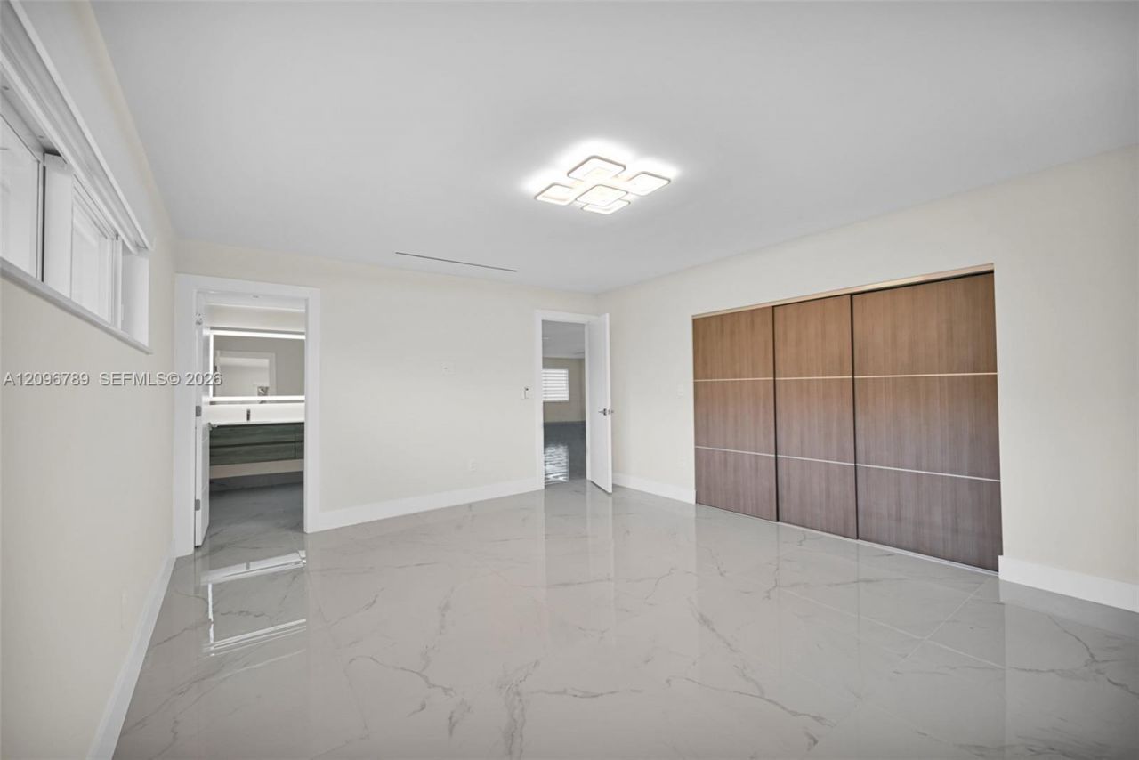 1250 NE 82nd St , Miami, FL 33138 Photo