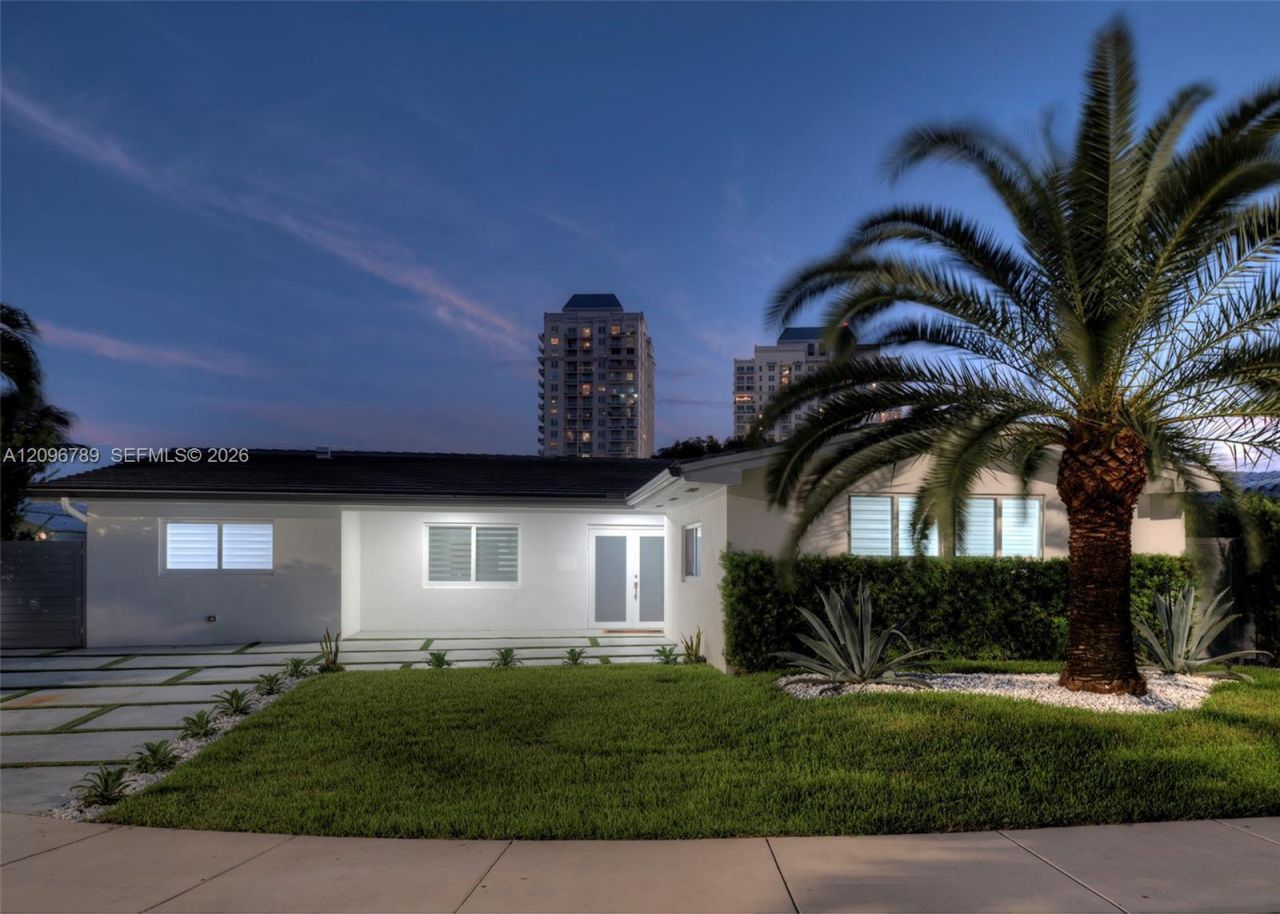 1250 NE 82nd St , Miami, FL 33138 Photo
