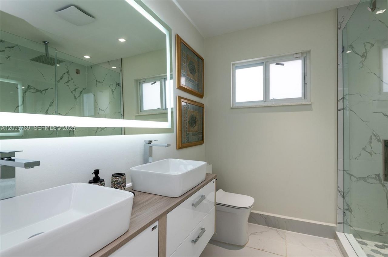 1250 NE 82nd St , Miami, FL 33138 Photo