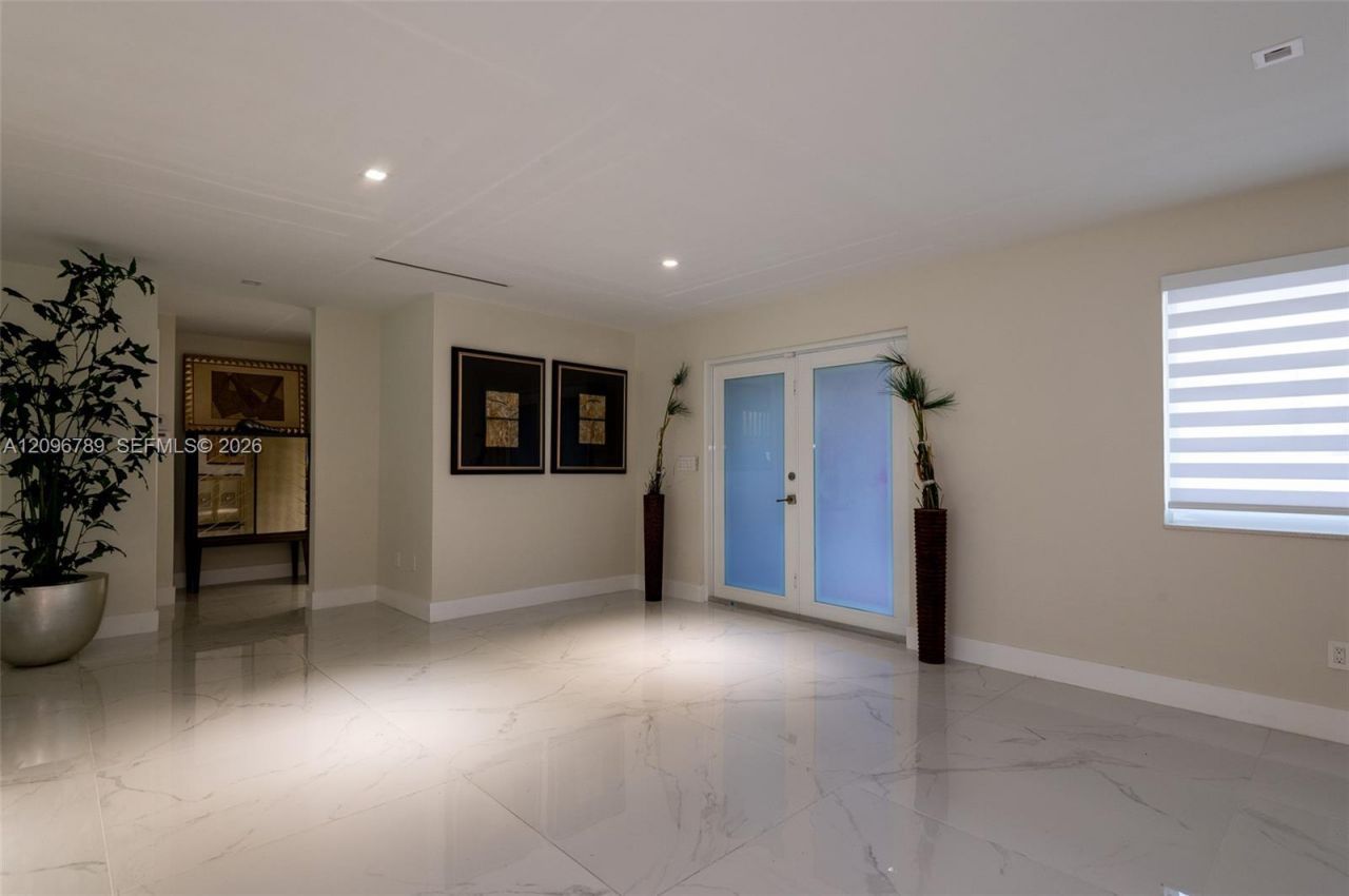 1250 NE 82nd St , Miami, FL 33138 Photo