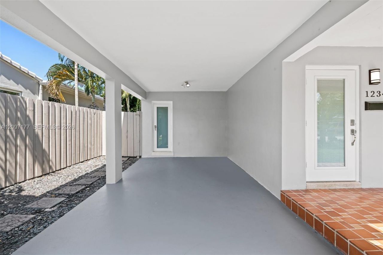 1234 N Victoria Park Rd , Fort Lauderdale, FL 33304 Photo