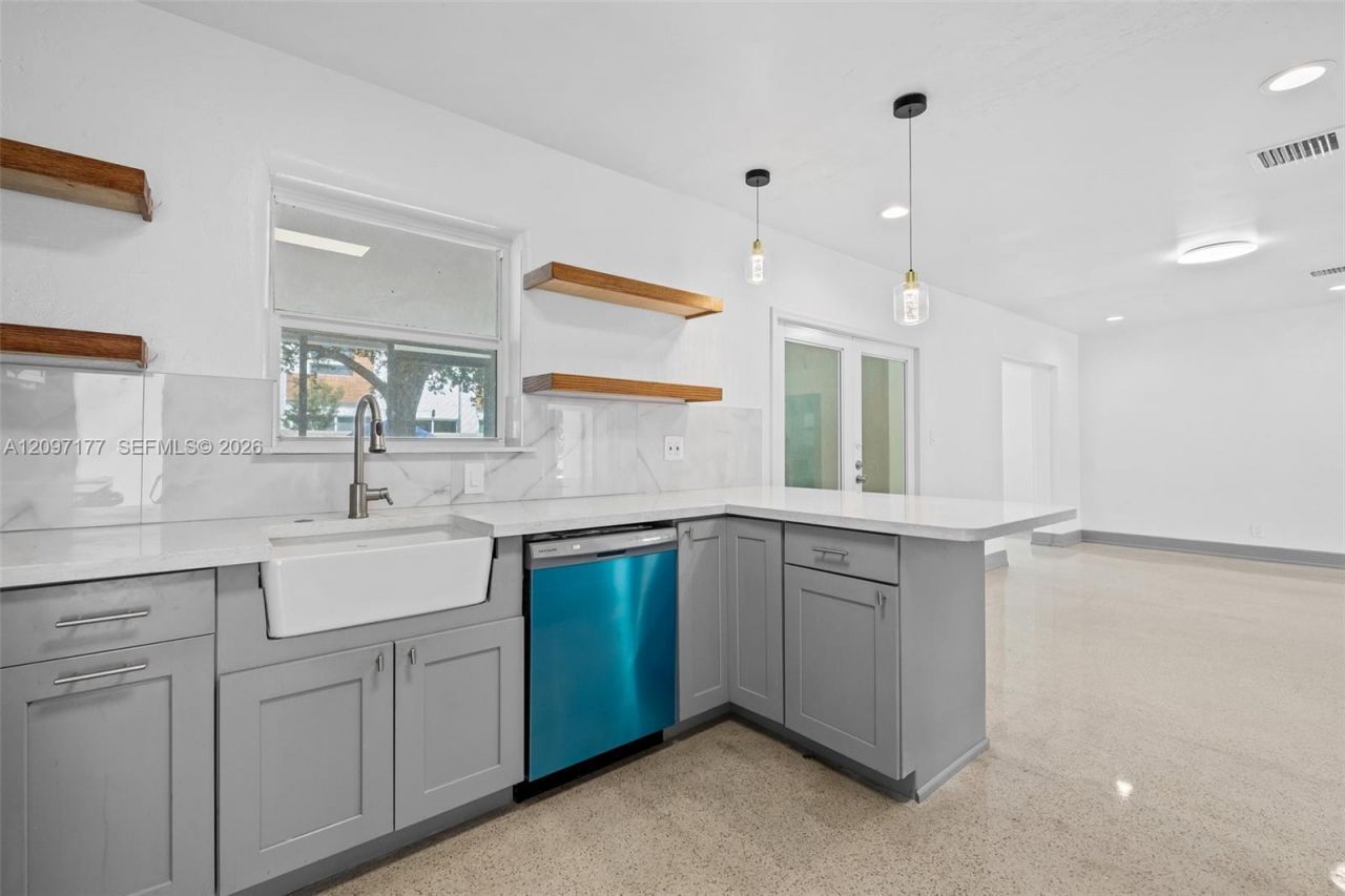 1234 N Victoria Park Rd , Fort Lauderdale, FL 33304 Photo