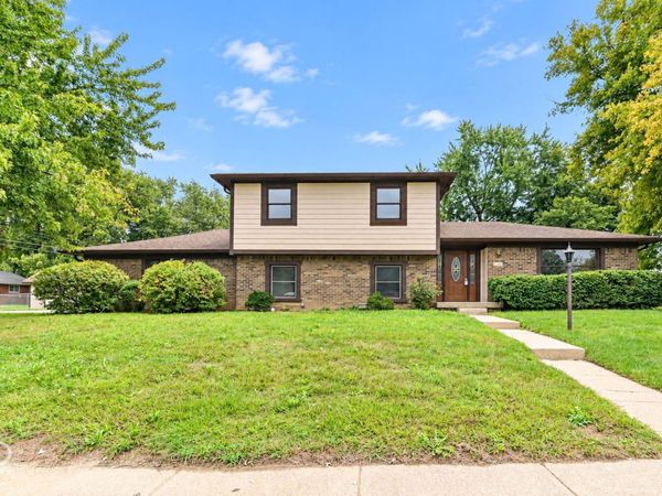 8129 Burn Court , Indianapolis, IN 46217