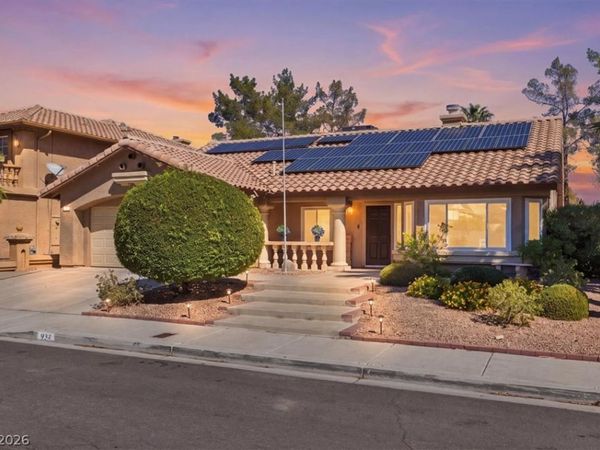 924 Sitting Bull Drive , Henderson, NV 89014