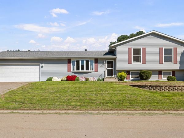 1004 6th Street , Hampton, IL 61256