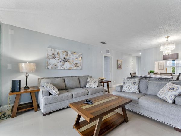 7807 Golf Cir Drive, Unit 305, Margate, FL 33063