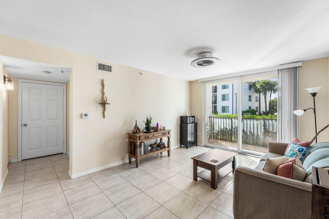 603 Villa Circle, Boynton Beach, FL 33435 Photo