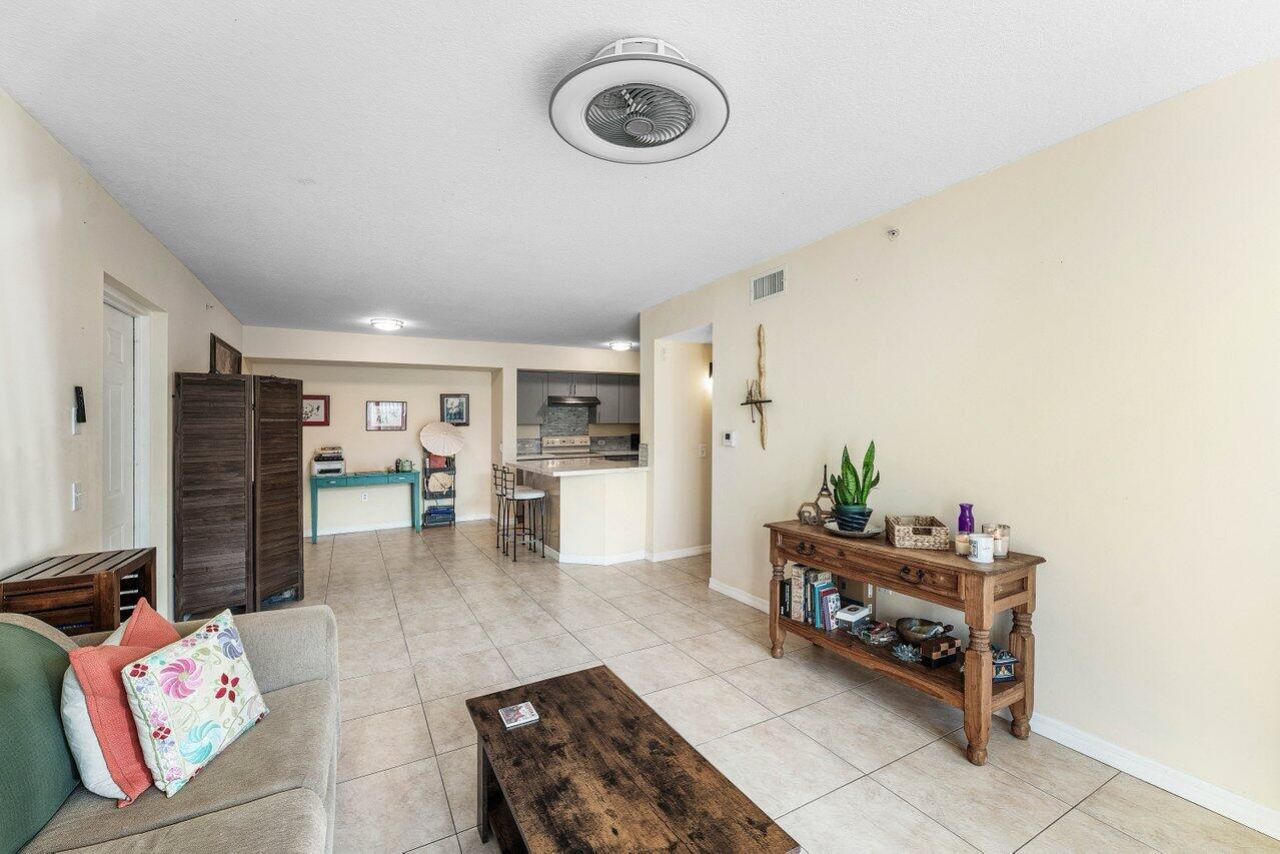 603 Villa Circle, Boynton Beach, FL 33435 Photo
