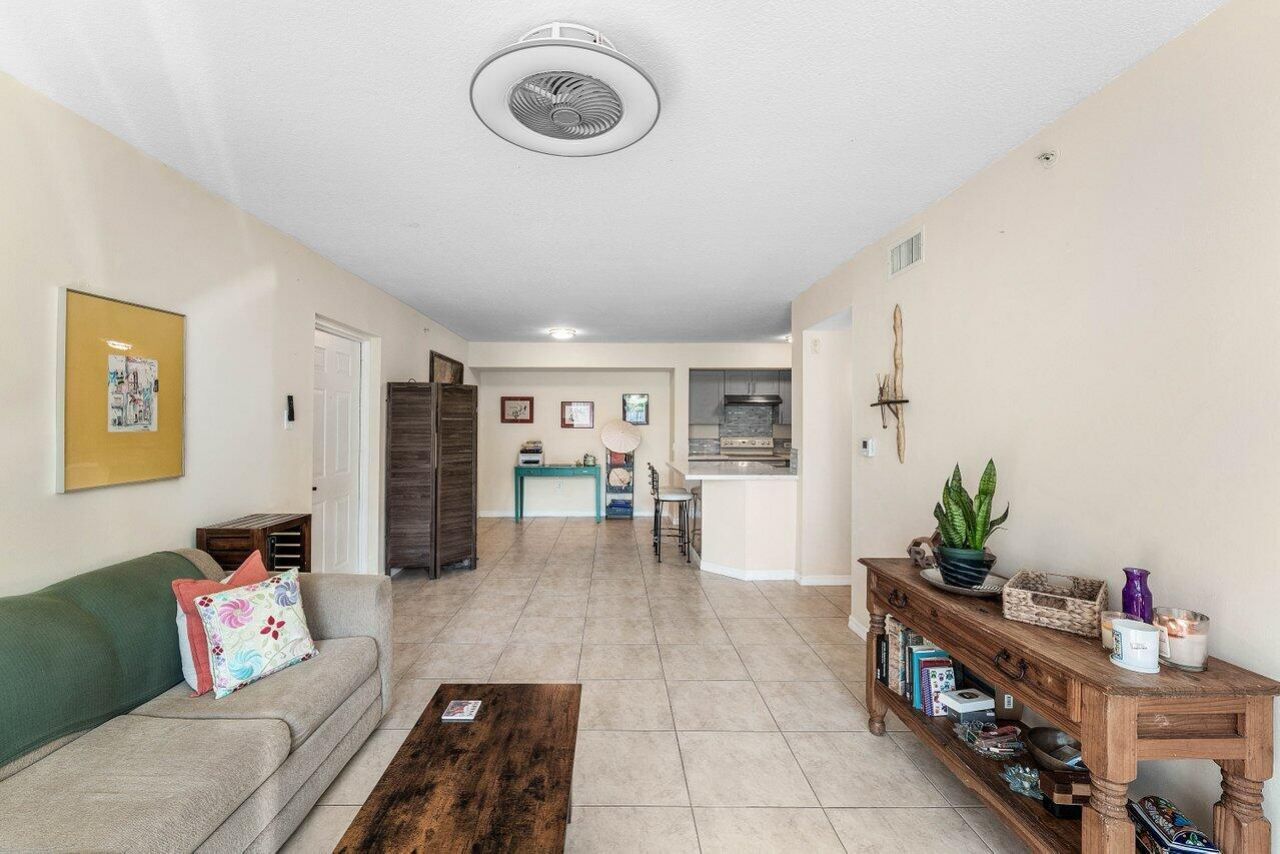 603 Villa Circle, Boynton Beach, FL 33435 Photo