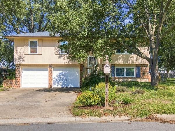 103 Fairview Avenue, Warrensburg, MO 64093