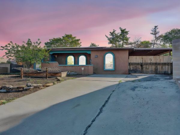712 Tranquilino Court NE, Albuquerque, NM 87102