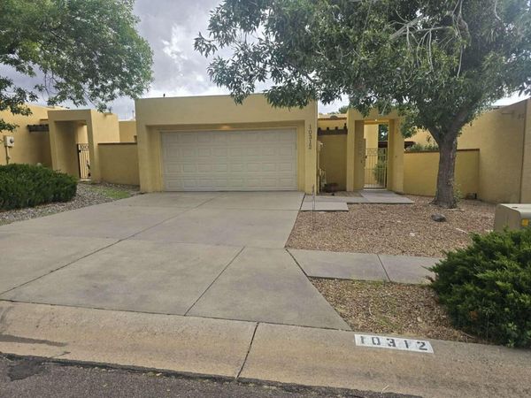 10312 Camino Del Oso NE, Albuquerque, NM 87111