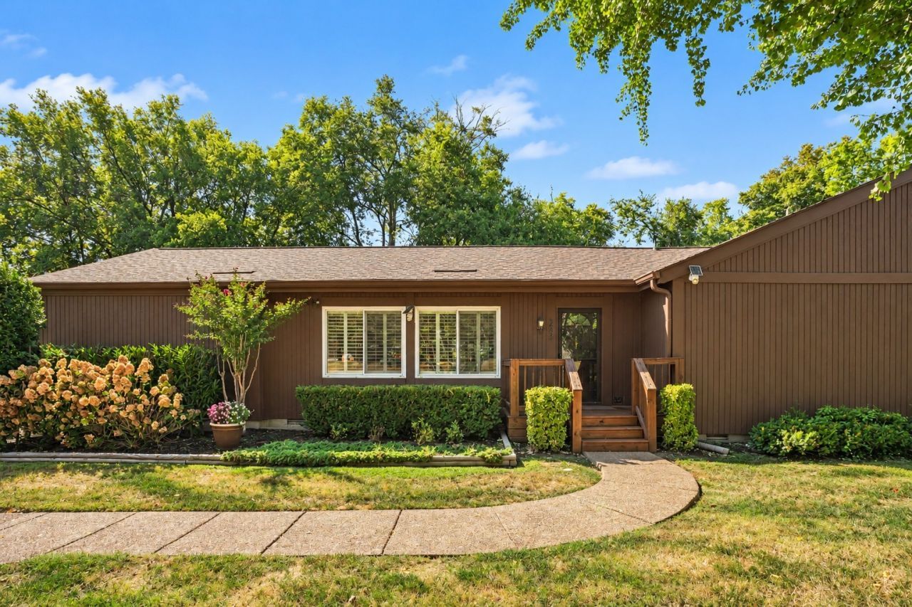 562 Doral Country Dr, Nashville, TN 37221 Main Photo