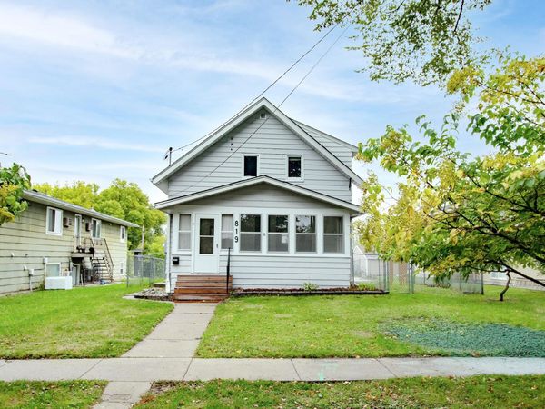 819 1st Street N, Fargo, ND 58102
