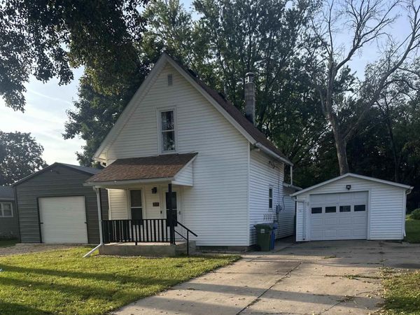 204 8th Street, Charles City, IA 50616