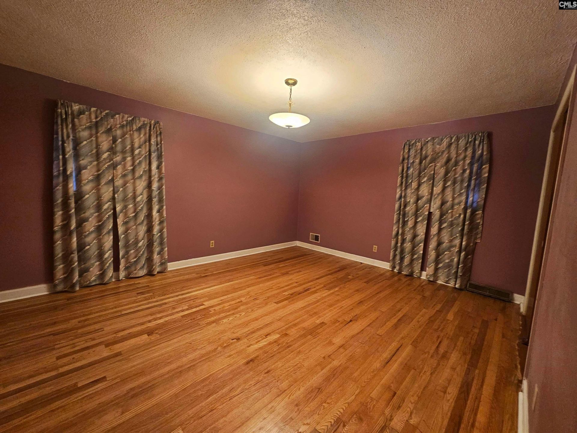 1 Broadmore Street  Photo 15