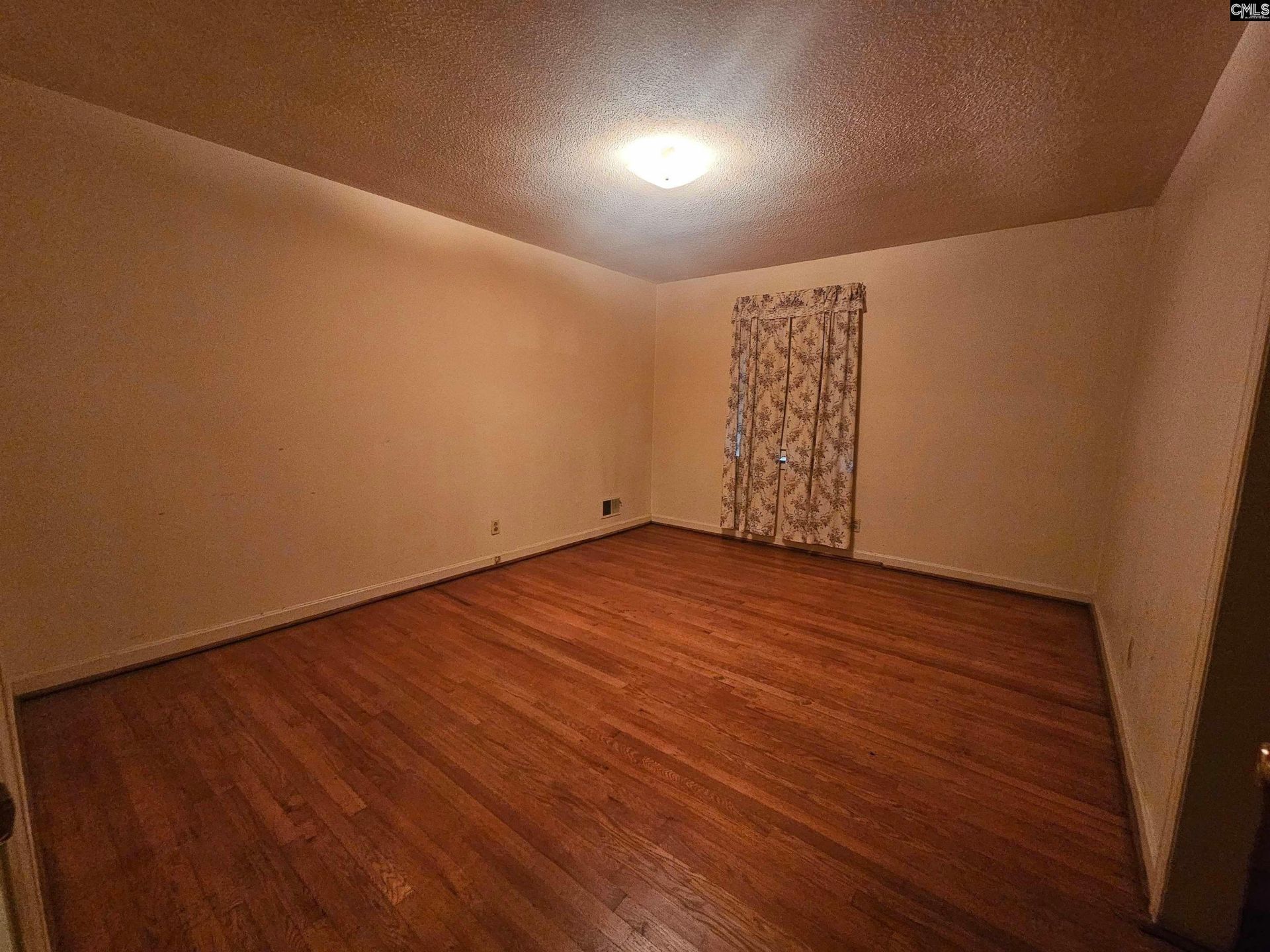 1 Broadmore Street  Photo 18