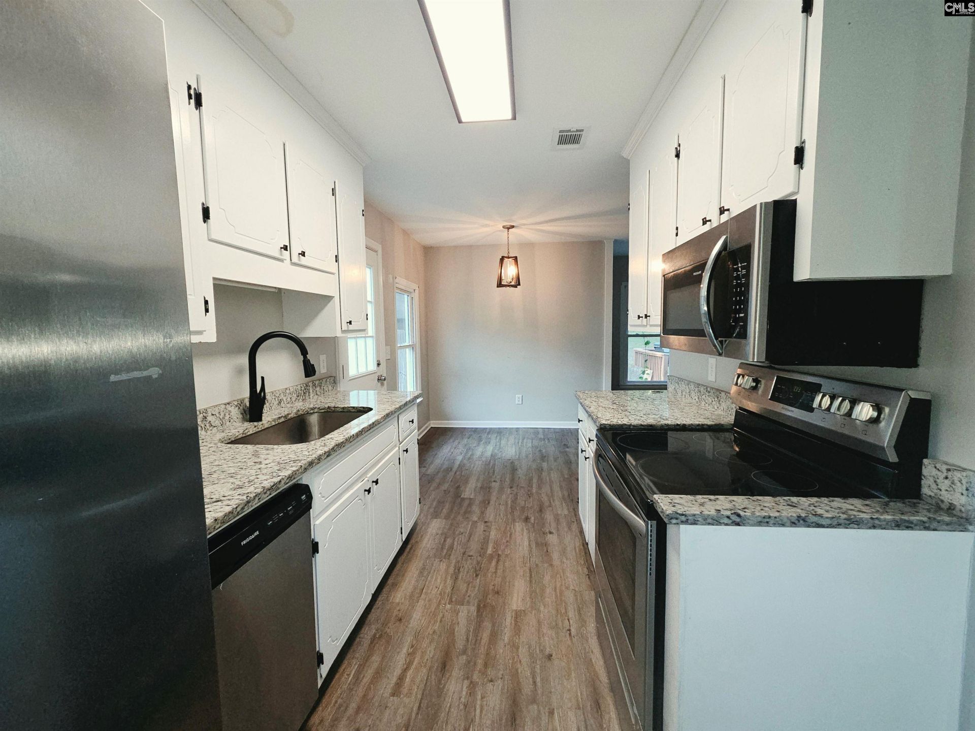 404 Southampton Drive  Photo 5