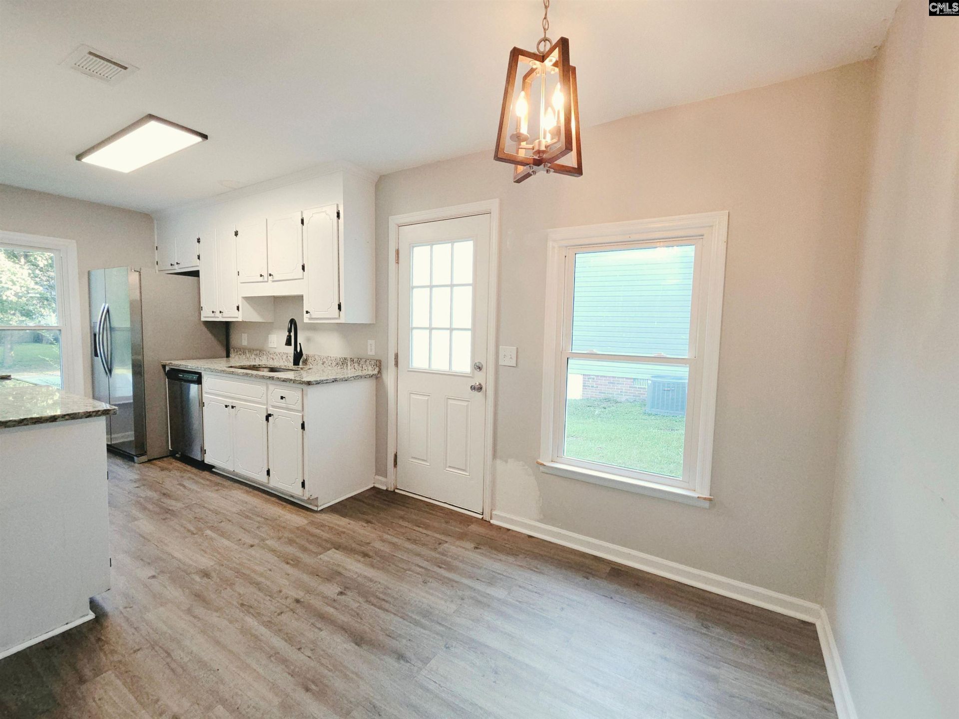 404 Southampton Drive  Photo 6