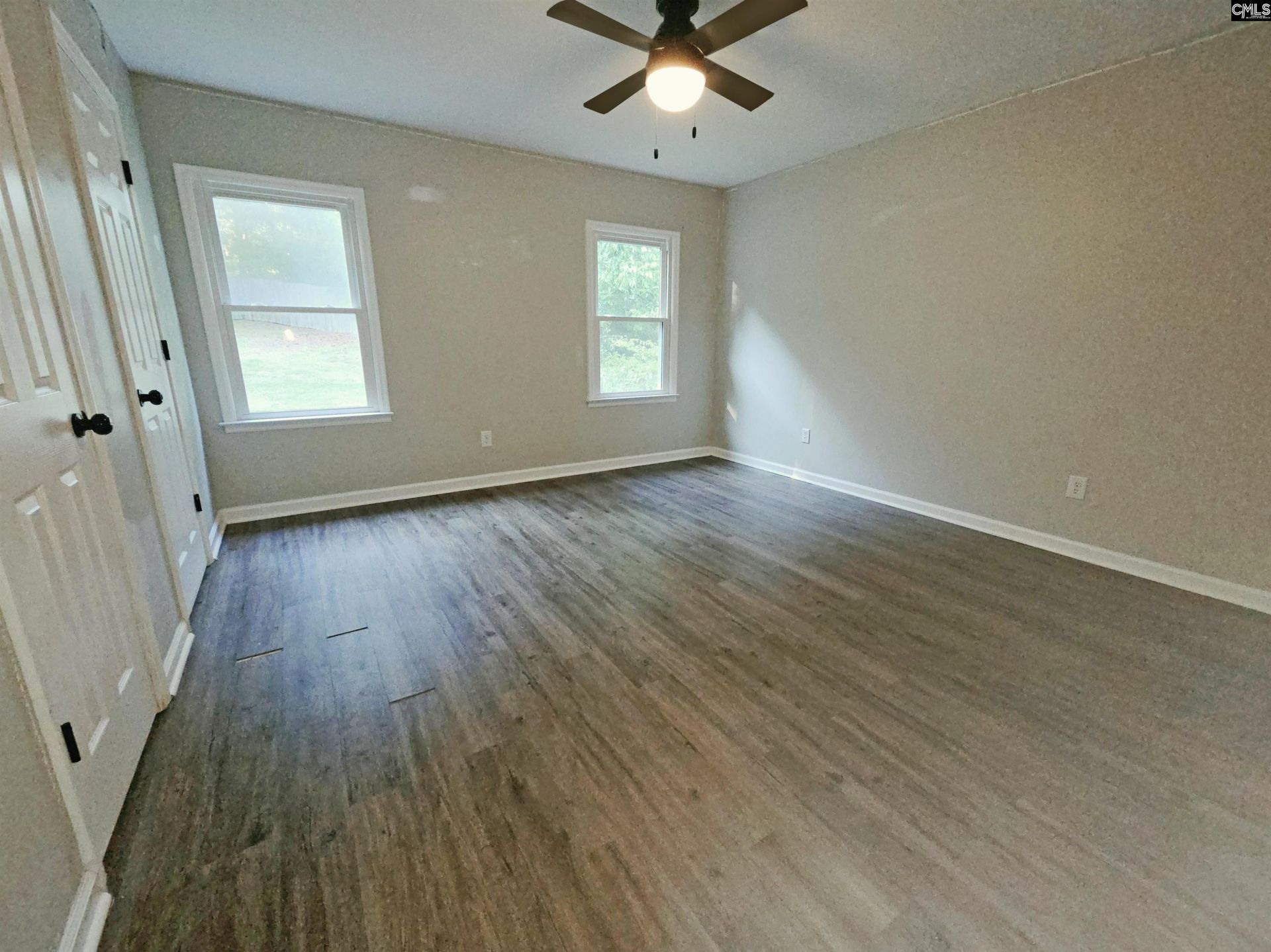 404 Southampton Drive  Photo 7