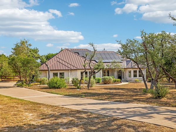 404 Saddlehorn DR, Dripping Springs, TX 78620
