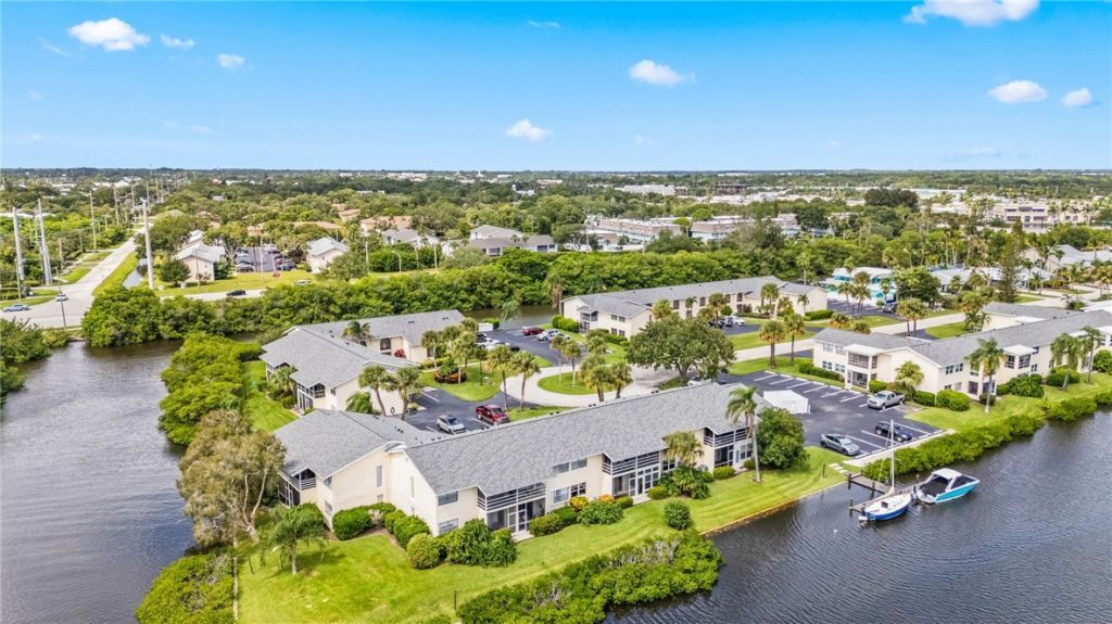 1830 Robalo Drive , Unit B103, Vero Beach, FL 32960 Photo