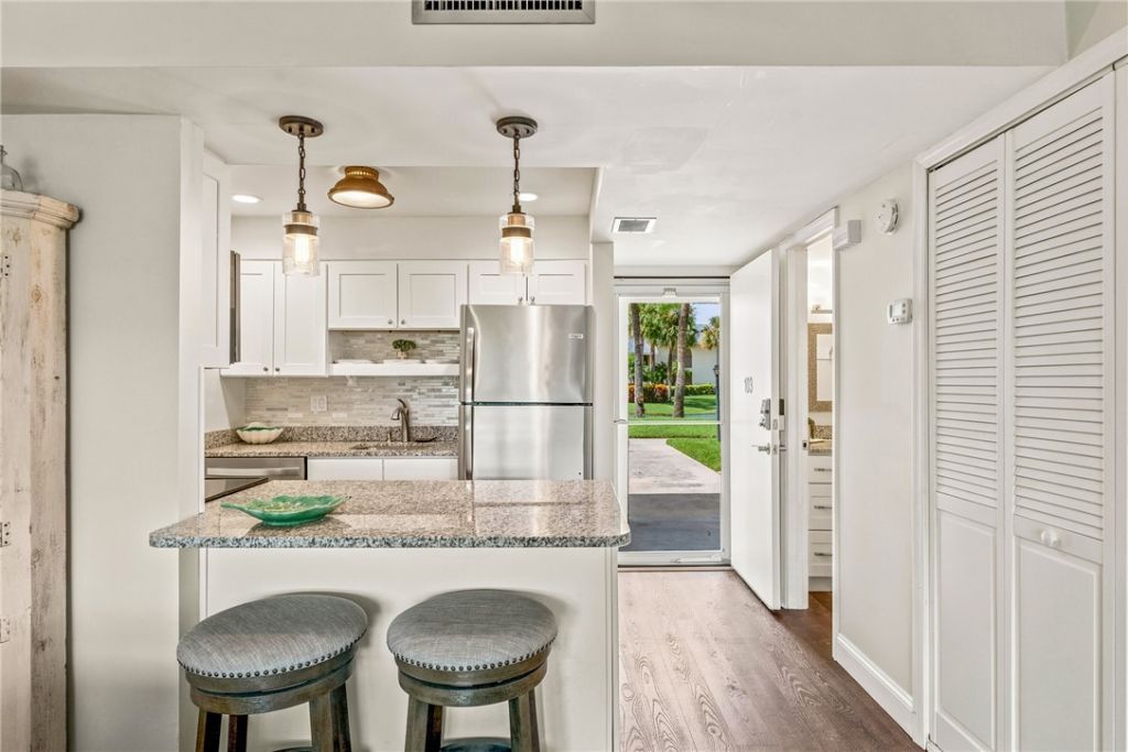1830 Robalo Drive , Unit B103, Vero Beach, FL 32960 Photo