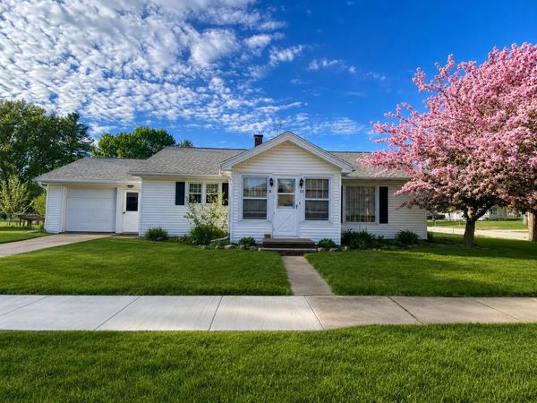 101 W CEDAR STREET, Gillett, WI 54124