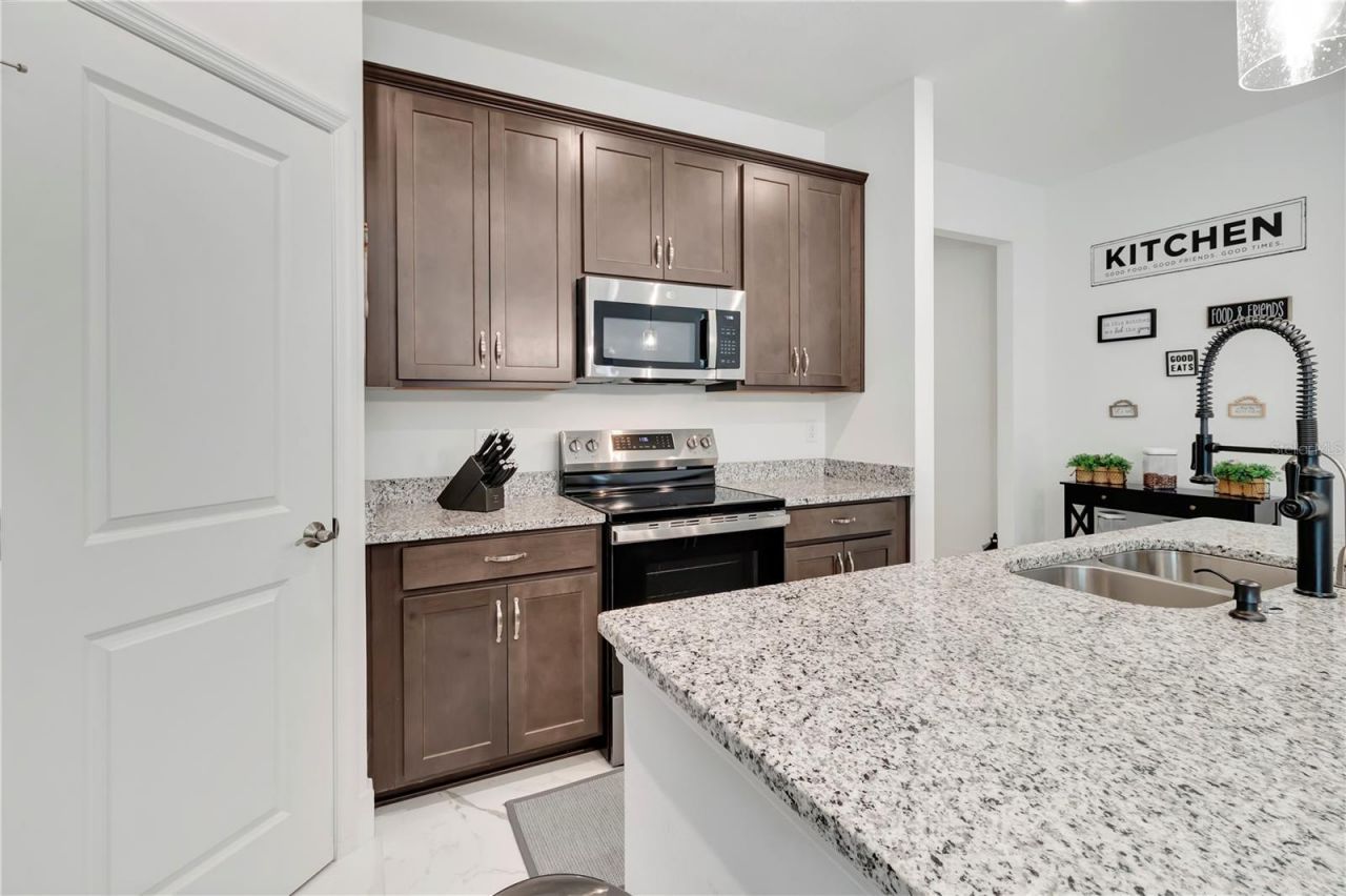 442 Quayside Avenue , Mascotte, FL 34753 Photo
