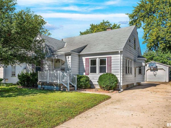 1003 CHESTNUT Street, Pekin, IL 61554
