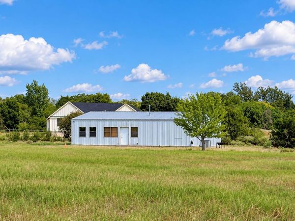 290 Richmond ST, McDade, TX 78650