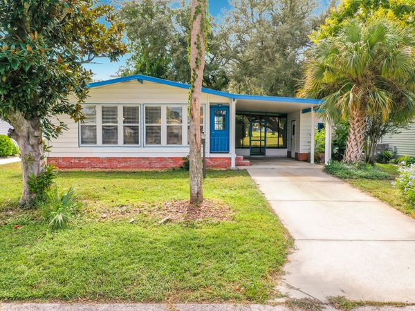 910 Orchid Street, Lady Lake, FL 32159