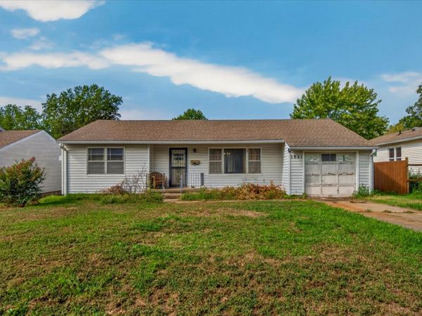 1841 S Armstrong Avenue , Bartlesville, OK 74003