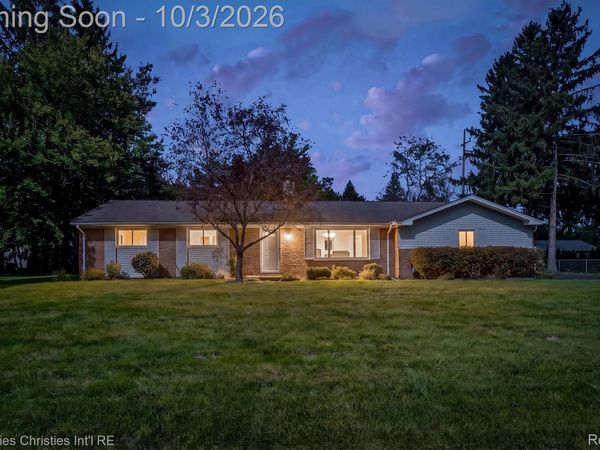 1311 Winchcombe Drive, Bloomfield Township, Mi 48304