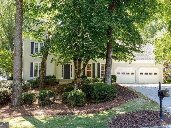 537 Delphinium Way NW, Acworth, GA 30102
