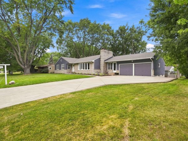 4424 W 70th St , Edina, MN 55435