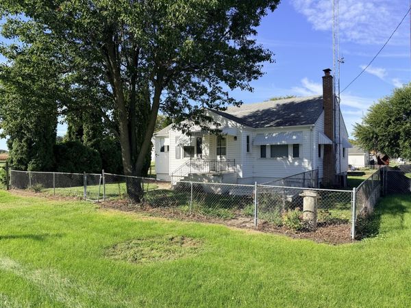409 Oak Street , Cedar Point, IL 61316