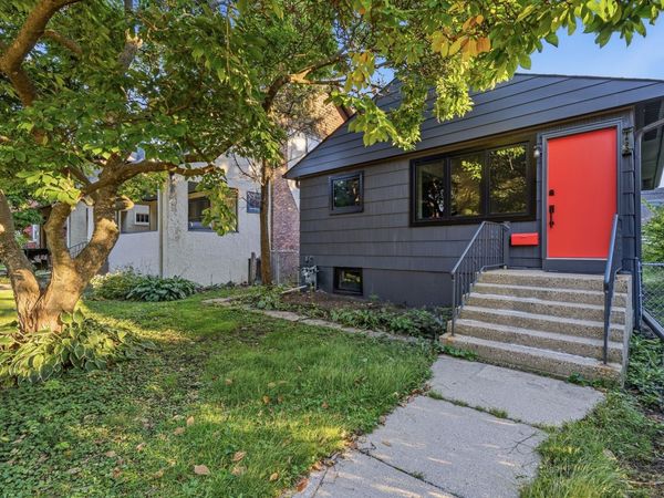 1622 Dempster Street , Evanston, IL 60202