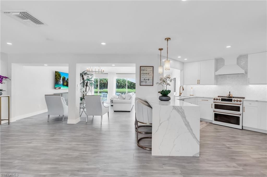 2649 Longboat Dr, Naples, FL 34104 Photo
