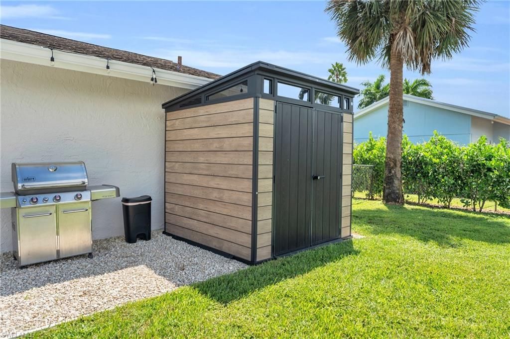 2649 Longboat Dr, Naples, FL 34104 Photo