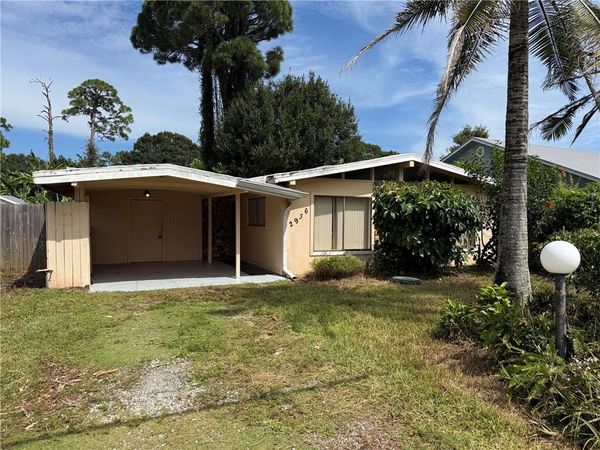 2936 1st Street SW, Vero Beach, FL 32968