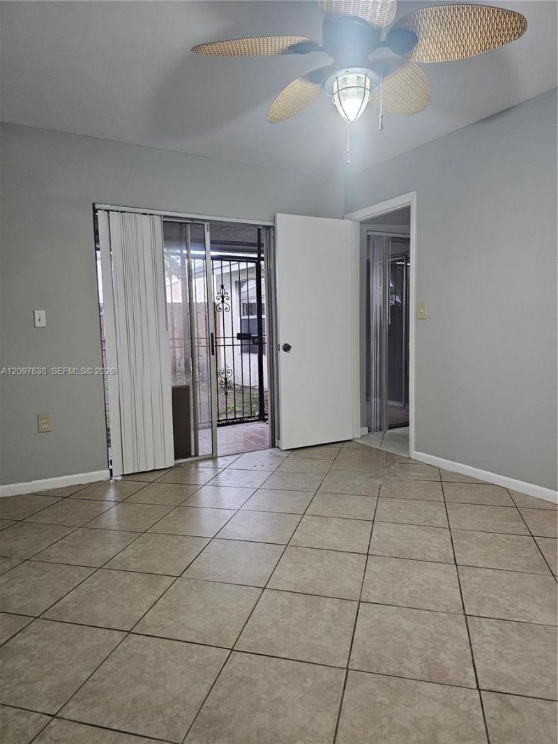809 NE 214th Ln , Unit 2, Miami, FL 33179 Photo